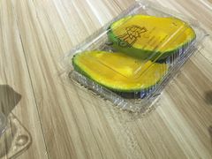 -志龙皇冠吃货椰子铺