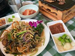 -益百岁牛尾汤(香山路店)