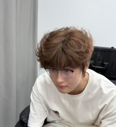 -镁连社·美联社