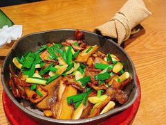 杏鲍菇炒牛肉-云海肴·汽锅鸡·云南代表菜(天山百盛优客店)