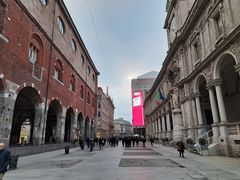 -文艺复兴百货(米兰大教堂广场店)