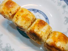 烤馒头-三厂迎春烤面筋(王府井百货店)