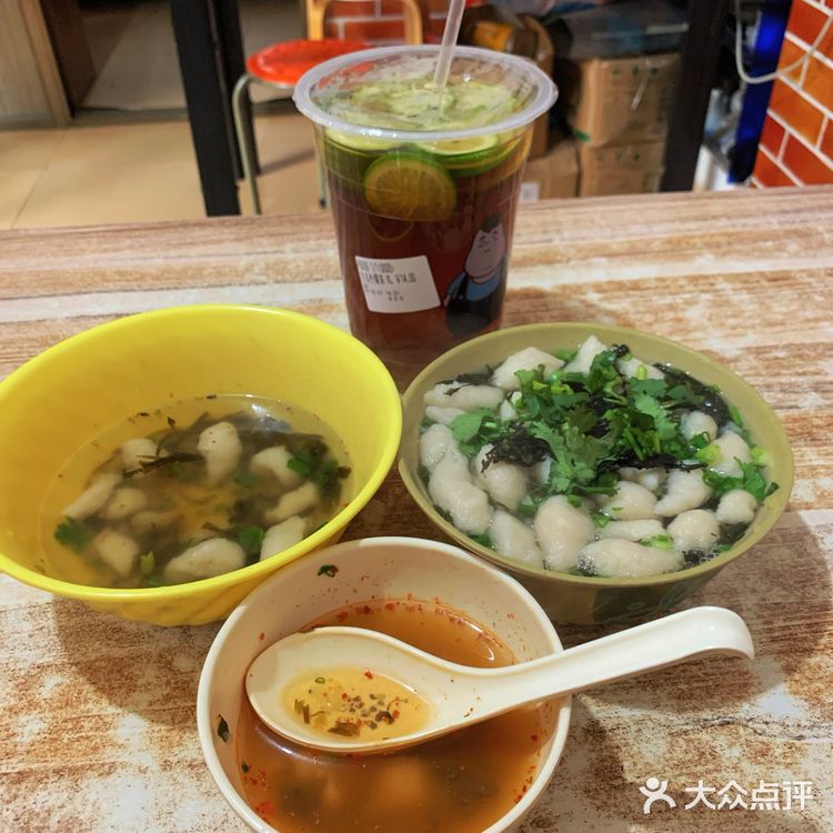 藏在大社戏台小巷子里的一家瘦肉羹小店