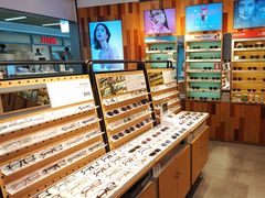-LOOK眼镜·蔡司依视路配镜(宝山万达店)