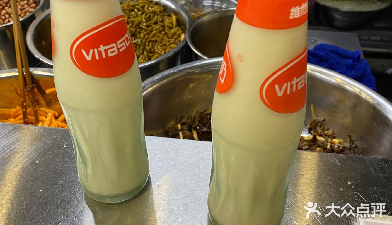 再搭配他们家的豆花或者豆奶,酣畅淋漓!