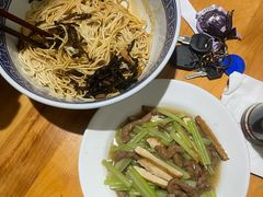 -沪西老弄堂面馆(定西路店)