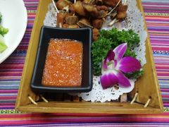 -香巴拉云南餐厅(华莱坞店)