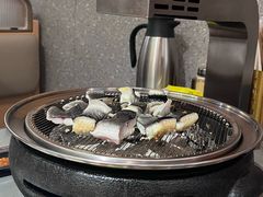 -围炉肉舍•炭烤活鳗•丹东海鲜烤肉(步行街店)