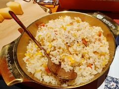 -何师烧烤·小龙虾·江湖川菜·精酿啤酒(中铁西城店)