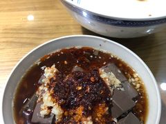 油泼辣子蒜羊血-天发芽·何记葫芦头泡馍·老字号(小南门店)