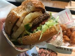-The Habit Burger Grill 哈比特汉堡(复兴soho店)