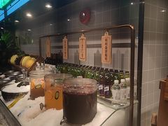 -金滏山·烤肉海鲜火锅自助(襄阳万达店)