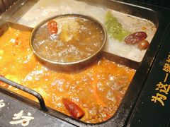 -老牌坊云南鱼豆花火锅(哈西万达店)