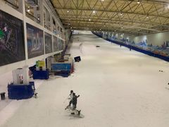 -乔波室内滑雪场
