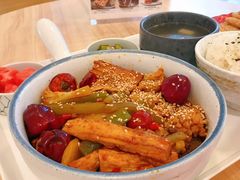 山城麻辣素香锅-轻蔬不用等·素食(江苏路店)