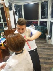 -爱美丽科技美肤中心