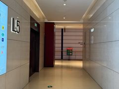 -中庚漫游城停车场