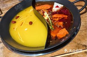 Authentic Chengdu Full Red Beef Oil Hot Pot