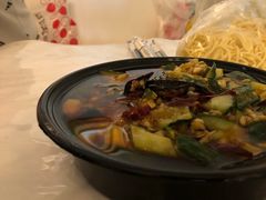 -霄汉牛三鲜湖北砂锅菜(万松园2店)