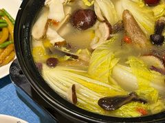 -香巴拉云南餐厅(华莱坞店)