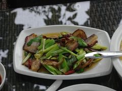 蒜苗炒腊肉-亦缘居私家别院