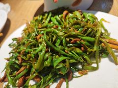 扁豆炒肉丝-姥姥家春饼店(佳亿时尚广场店)