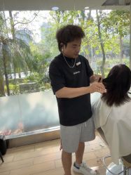 -首脑美发沙龙