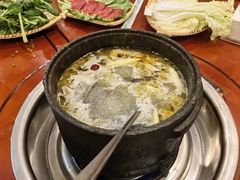 -鲁朗纳麦石锅鸡庄园