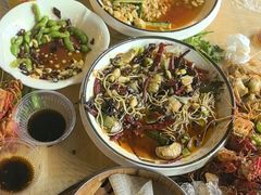 -老街烧烤大排档·地道湖北菜·龙虾馆(汉口火车站店)