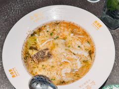 老坛酸菜鲈鱼-渔语鱼新川菜Bistro(万象天地店)