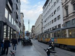 -文艺复兴百货(米兰大教堂广场店)