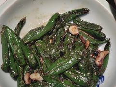 -帅巴人舅母子腊蹄民俗村