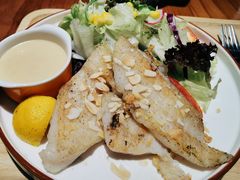 -POKEE VIA&Brunch·维娅(重庆来福士店)