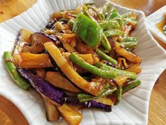 -黄记四更烤乳猪店