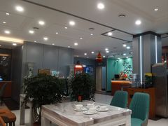 -李连贵熏肉美食酒楼(东市商贸店)