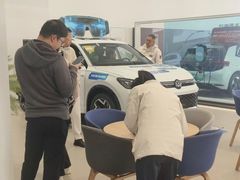 -上海冠松上汽大众4S店