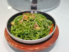 -海派美食·家宴海鲜青岛菜·石锅鲽鱼头(东方城店)