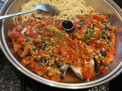 -鱼鲜饭香·招牌汽锅剁椒鱼头王