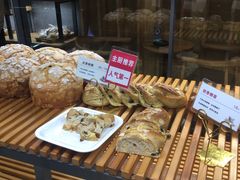 -焙丽拾光(麦凯乐直营店)