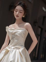 -艾米丽婚纱礼服