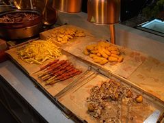 -四囍码头海鲜烧烤自助火锅(外滩南京东路悦荟广场店)