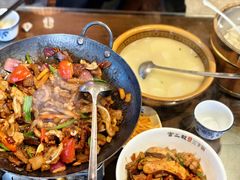 -富正毅三下锅·湘西韵味(天门山索道店)