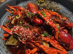 -肥肥虾庄·金牌油焖大虾(汉街SKP店)