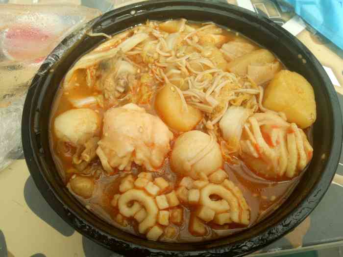 觅肴海鲜焖锅饭-"家附近的一家小店,很小,貌似大部分都是外.