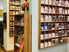 -猫的天空之城概念书店(印象城购物中心店)