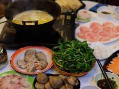 -鲜入围煮花胶鸡海鲜火锅