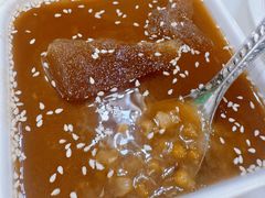 绿豆沙-凤凰路何眼镜香辣蟹(花果园店)