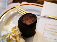 -Cafe Sacher(WIEN)