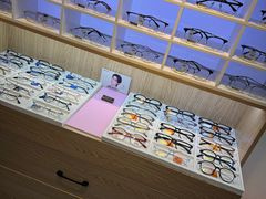 -天空之镜眼镜店蔡司依视路配镜授权零售店(望京颐堤港店)