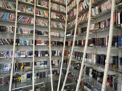 -钟书阁(松江泰晤士小镇店)